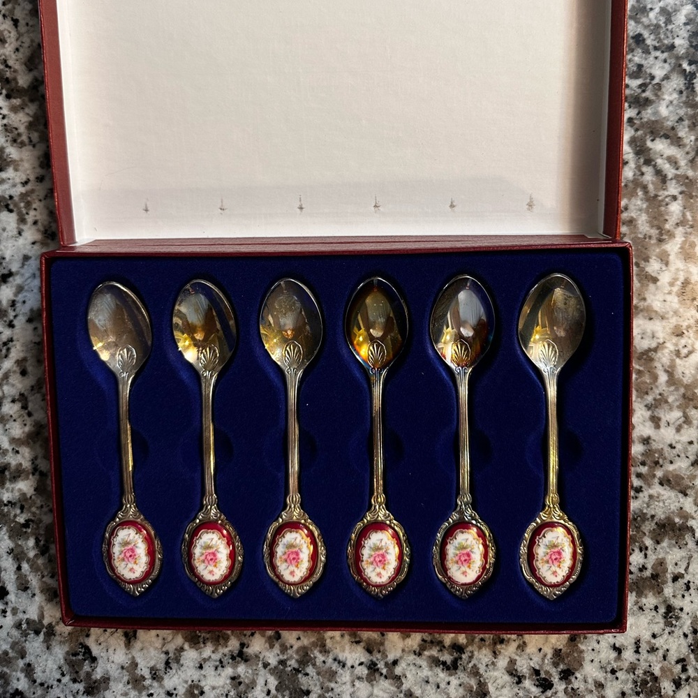 Vintage Silver Plated Tea Spoon Set - Collector’s Gift Box